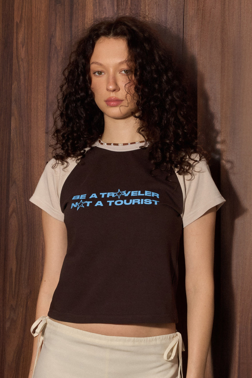 Футболка baby tee коричнева